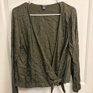 ✨ Olive Green Star Print Tie-Front Blouse - Size L
